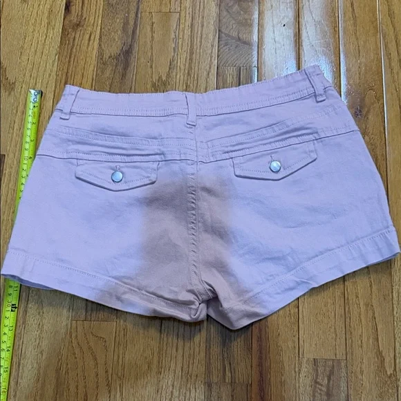 Casual Women's Light Pink Shorts - Picture 3 of 4